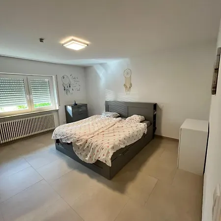 Apartment Mit Balkon