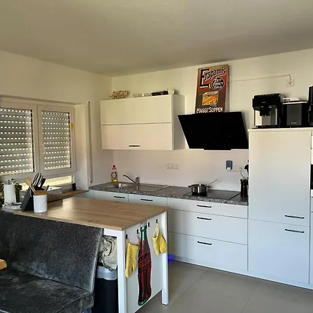 Apartment Mit Balkon *